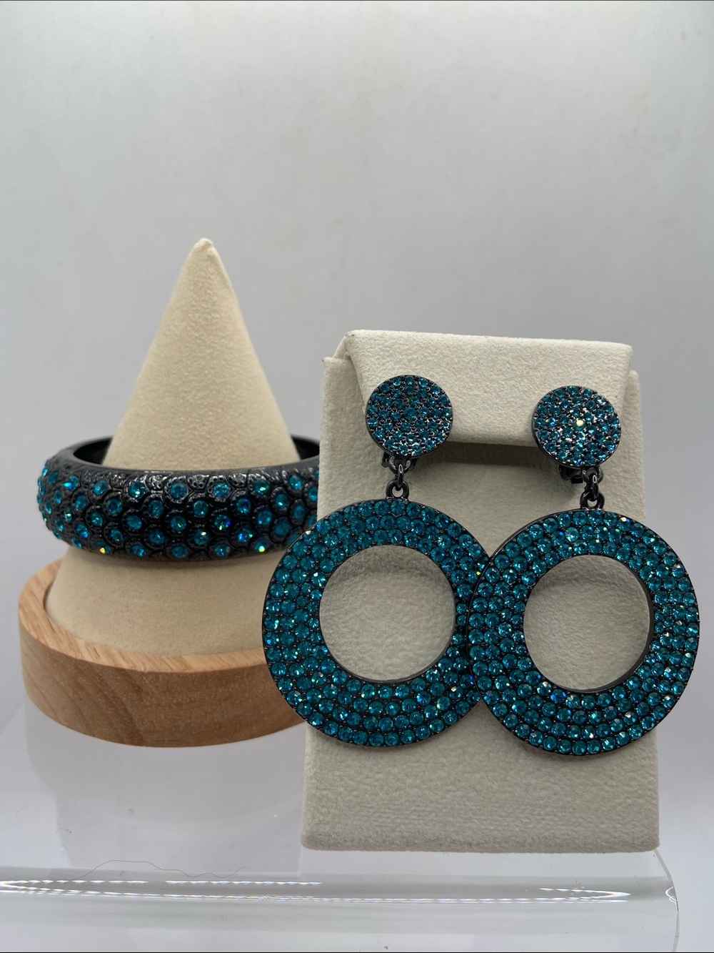 Real Collectibles Teal Turquoise Crystal Hinged Bangle & Earring Set Clip On